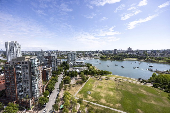 Photo 3 at 2505 - 388 Drake Street, Yaletown, Vancouver West