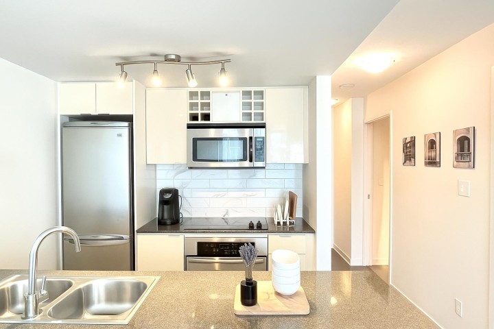 Photo 7 at 1801 - 233 Robson Street, Downtown VW, Vancouver West