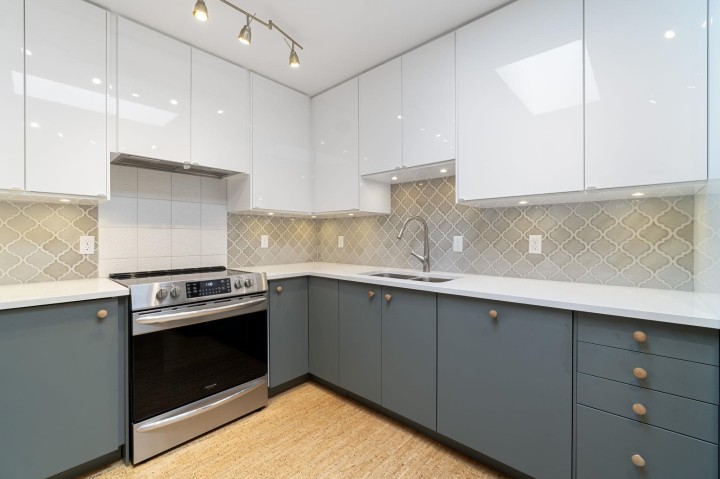 Photo 10 at 402 - 4688 W 10th Avenue, Point Grey, Vancouver West