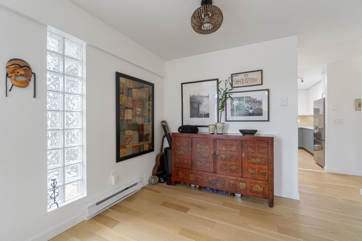 Photo 15 at 402 - 4688 W 10th Avenue, Point Grey, Vancouver West