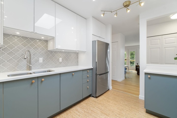 Photo 8 at 402 - 4688 W 10th Avenue, Point Grey, Vancouver West