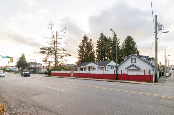 Photo 3 at 5675 Rupert Street, Collingwood VE, Vancouver East