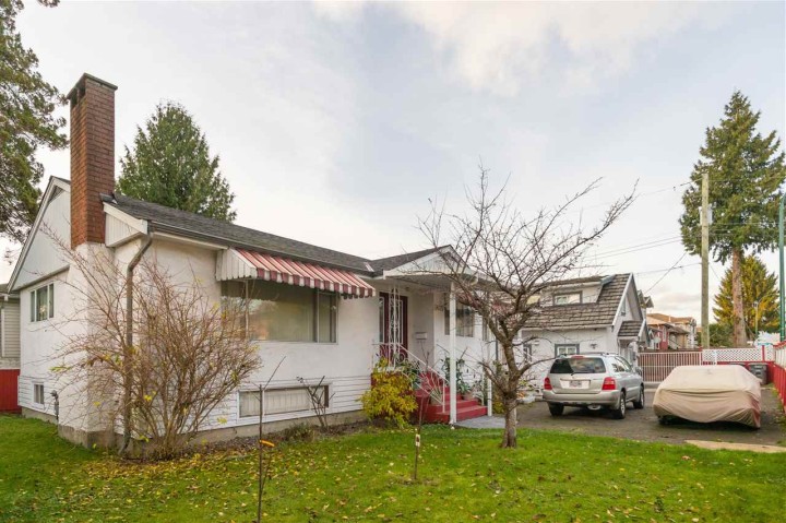 Photo 5 at 5675 Rupert Street, Collingwood VE, Vancouver East