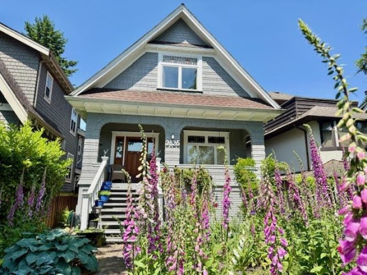 Photo 1 at 3125 W 3rd Avenue, Kitsilano, Vancouver West