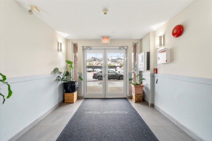 Photo 2 at PH23 - 760 Kingsway, Fraser VE, Vancouver East