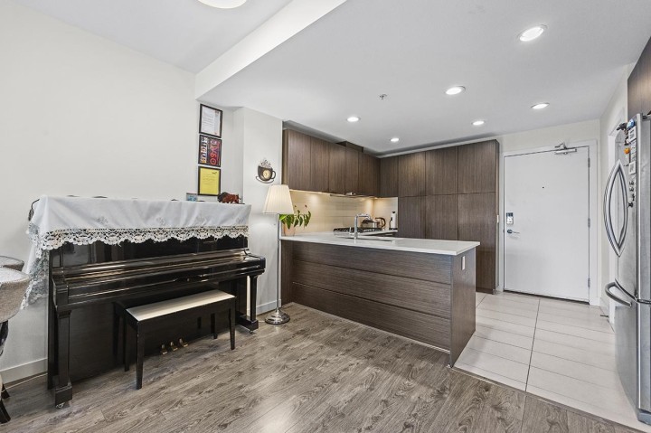 Photo 7 at 303 - 6033 Gray Avenue, University VW, Vancouver West