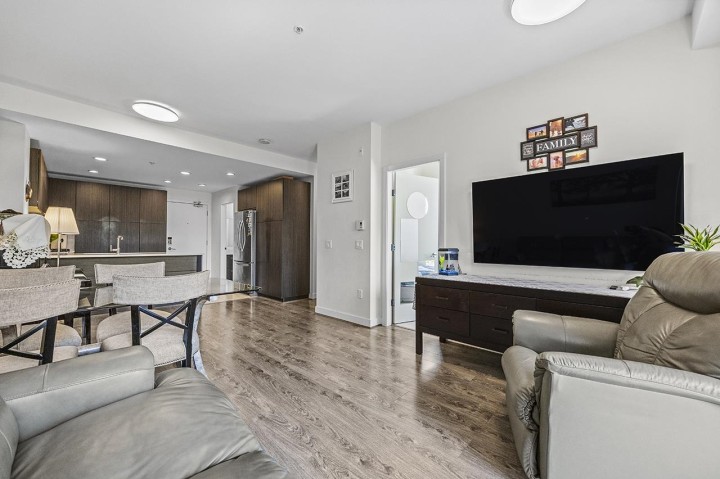 Photo 10 at 303 - 6033 Gray Avenue, University VW, Vancouver West