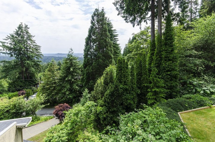 Photo 13 at 1241 Coleman Street, Lynn Valley, North Vancouver