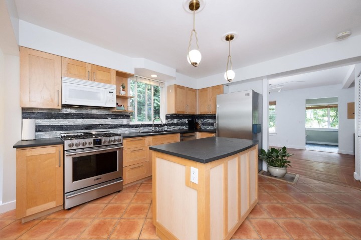 Photo 9 at 1075 Gladwin Drive, Capilano NV, North Vancouver