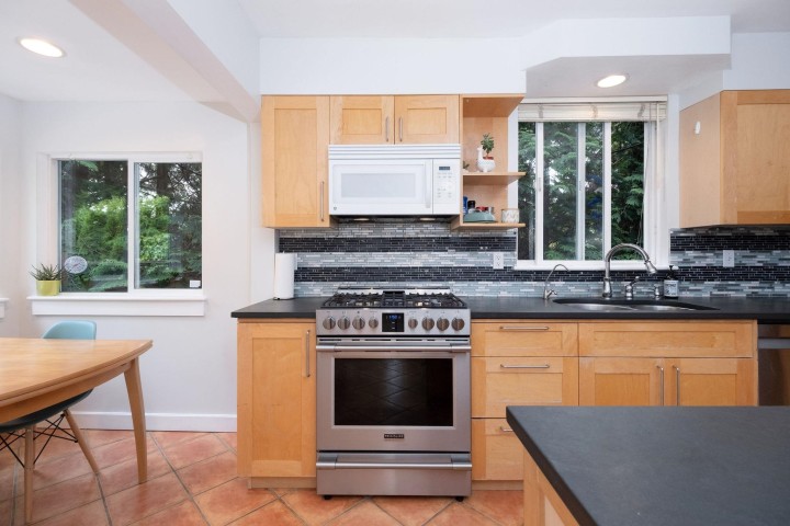 Photo 10 at 1075 Gladwin Drive, Capilano NV, North Vancouver