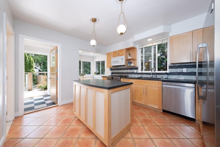 Photo 11 at 1075 Gladwin Drive, Capilano NV, North Vancouver