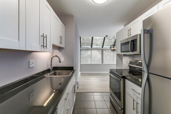 Photo 6 at 306 - 1345 W 15th Avenue, Fairview VW, Vancouver West