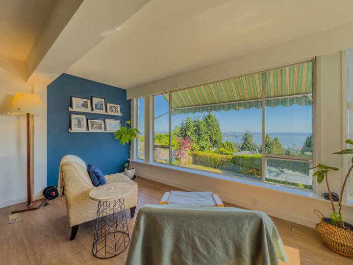 Photo 6 at 1960 Orchard Way, Queens, West Vancouver