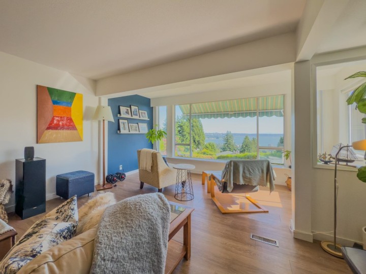 Photo 5 at 1960 Orchard Way, Queens, West Vancouver