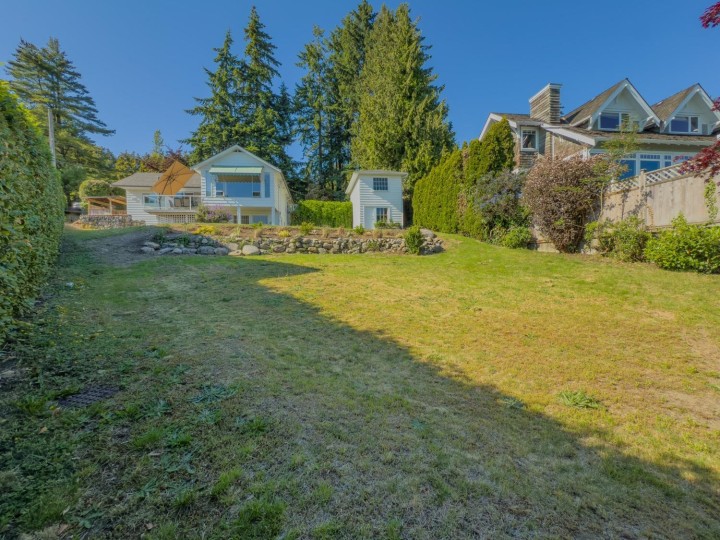 Photo 4 at 1960 Orchard Way, Queens, West Vancouver