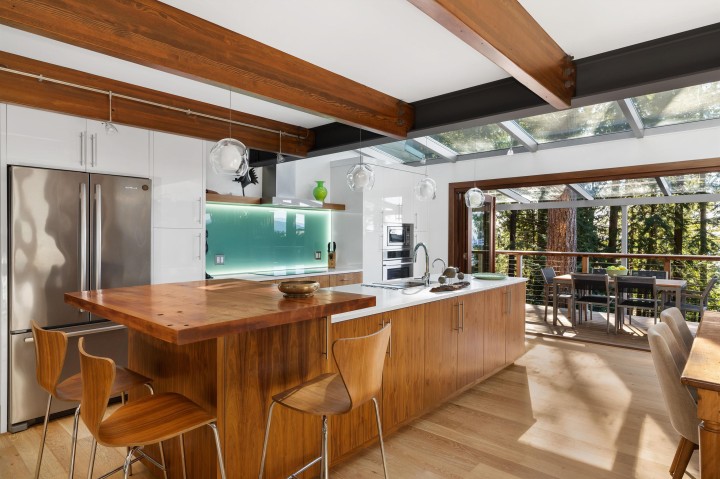 Photo 2 at 170 Sunset Drive, Lions Bay, West Vancouver