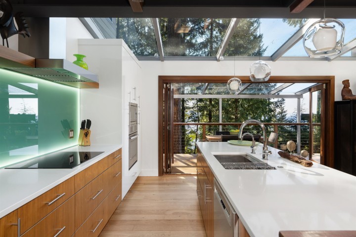 Photo 1 at 170 Sunset Drive, Lions Bay, West Vancouver