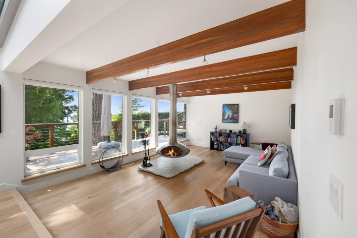 Photo 9 at 170 Sunset Drive, Lions Bay, West Vancouver