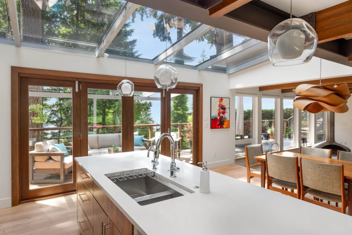 Photo 4 at 170 Sunset Drive, Lions Bay, West Vancouver