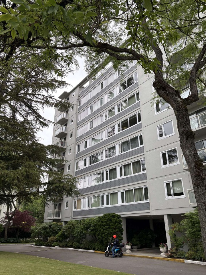 Photo 2 at 305 - 6076 Tisdall Street, Oakridge VW, Vancouver West