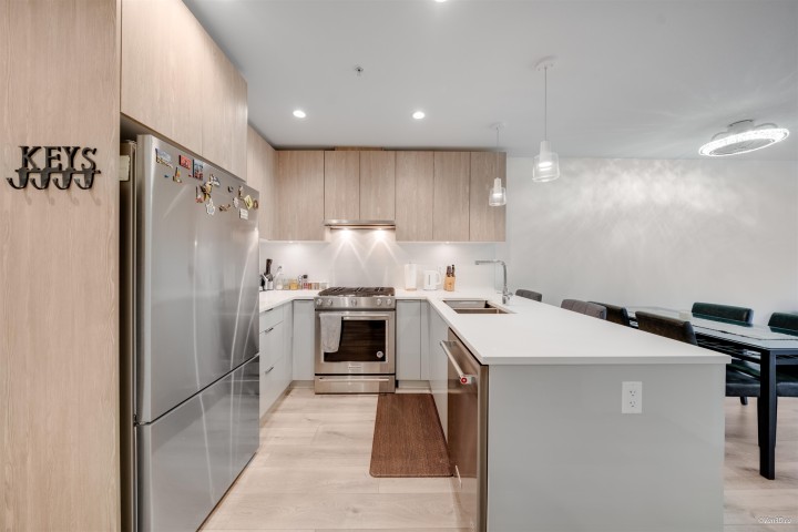 Photo 3 at 207 - 128 E 8th Street, Central Lonsdale, North Vancouver