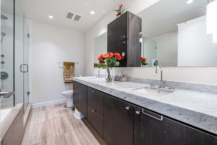 Photo 9 at 203 - 788 Arthur Erickson Place, Park Royal, West Vancouver