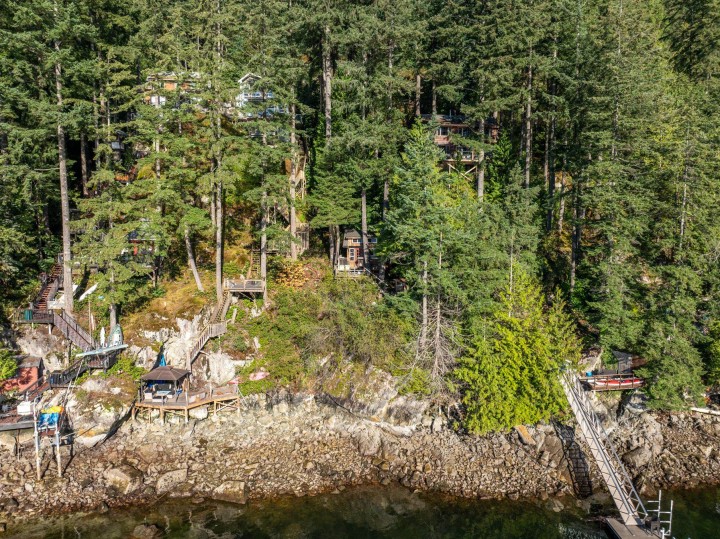 Photo 31 at 316 Sasamat Lane, Woodlands-Sunshine-Cascade, North Vancouver