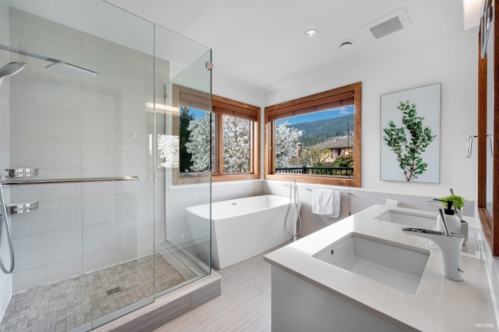 Photo 25 at 2227 Haywood Avenue, Dundarave, West Vancouver