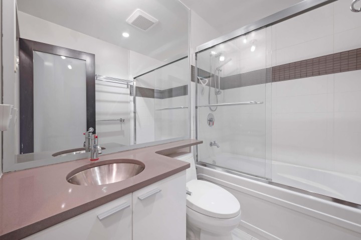 Photo 12 at 682 Citadel Parade, Downtown VW, Vancouver West