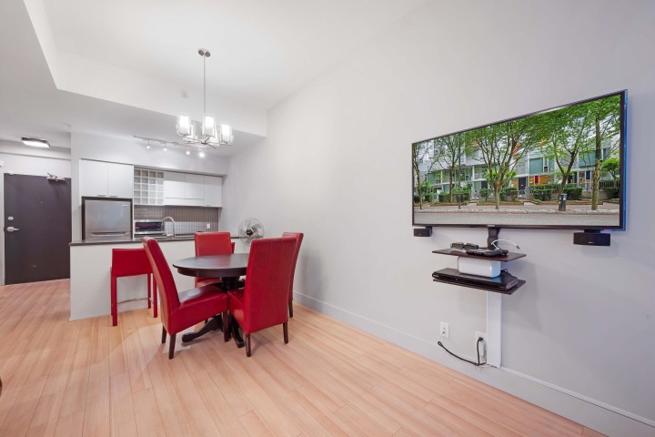 Photo 3 at 682 Citadel Parade, Downtown VW, Vancouver West