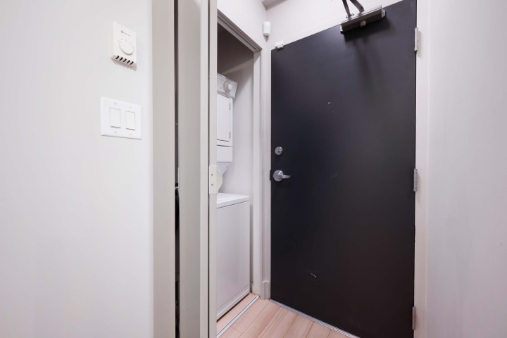 Photo 9 at 682 Citadel Parade, Downtown VW, Vancouver West