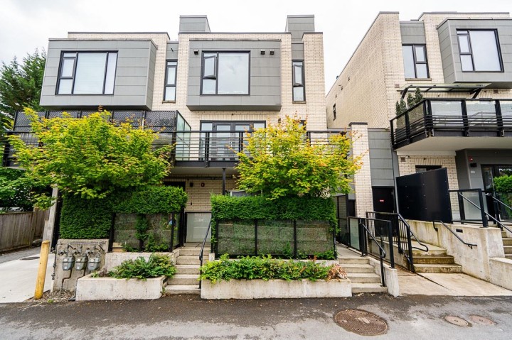 Photo 1 at 2 - 589 W King Edward Avenue, Cambie, Vancouver West