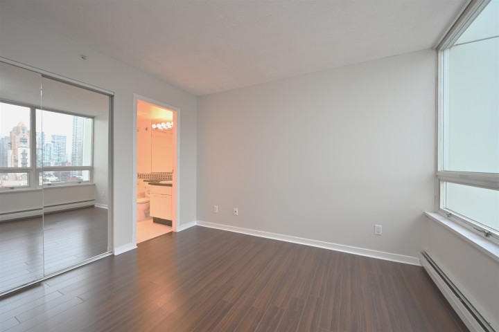 Photo 13 at 2002 - 1201 Marinaside Crescent, Yaletown, Vancouver West