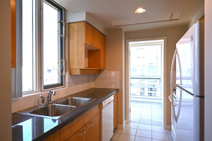 Photo 10 at 2002 - 1201 Marinaside Crescent, Yaletown, Vancouver West