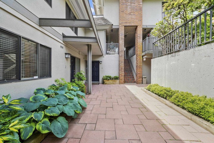 Photo 32 at 6 - 2206 Folkestone Way, Panorama Village, West Vancouver