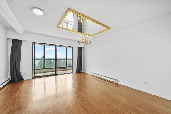 Photo 18 at 6 - 2206 Folkestone Way, Panorama Village, West Vancouver