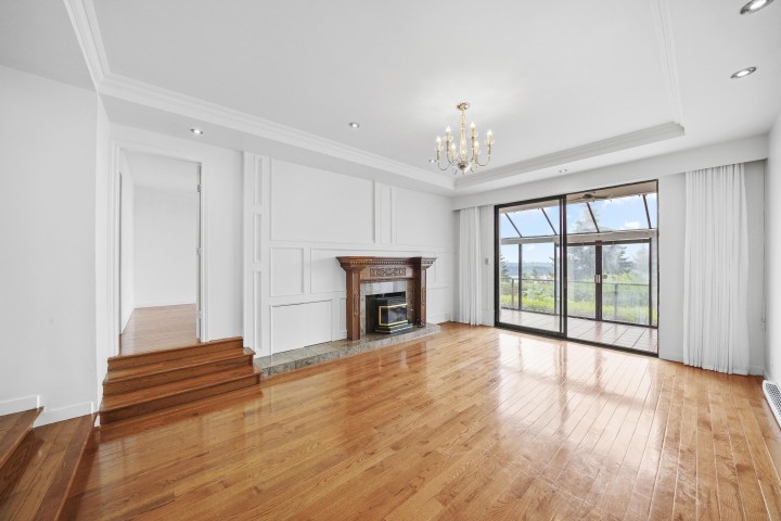 Photo 4 at 6 - 2206 Folkestone Way, Panorama Village, West Vancouver