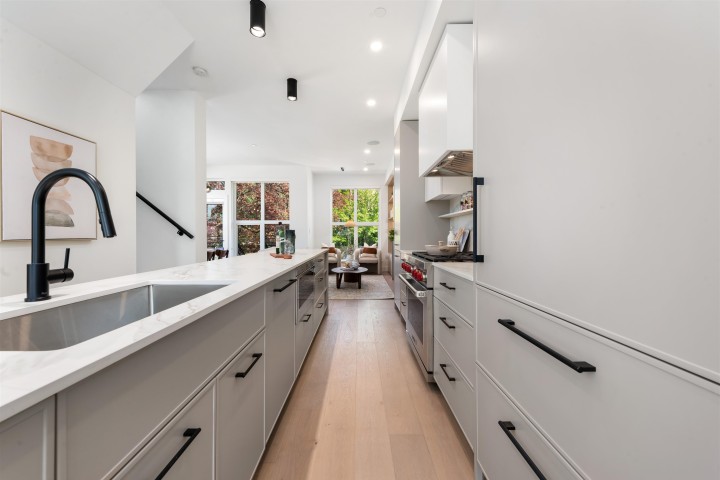 Photo 5 at 1495 W 52nd Avenue, South Granville, Vancouver West