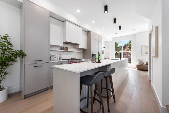 Photo 4 at 1495 W 52nd Avenue, South Granville, Vancouver West