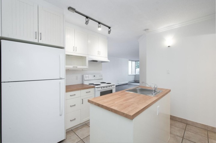 Photo 6 at 108 - 1425 Esquimalt Avenue, Ambleside, West Vancouver