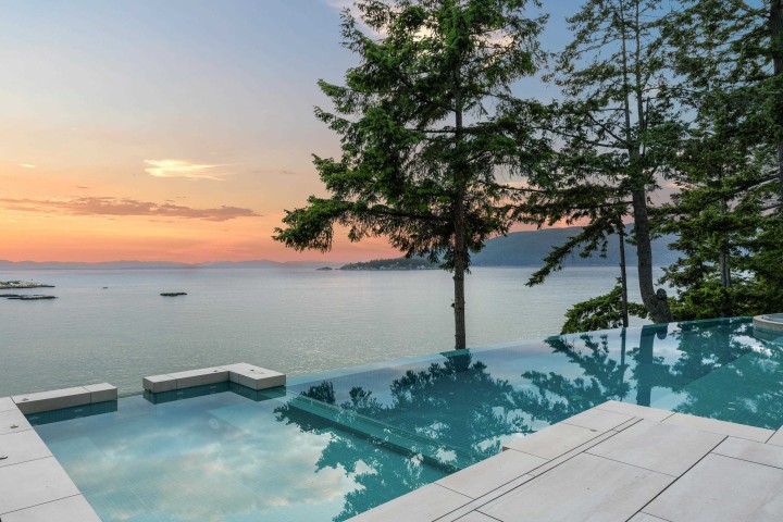 Photo 2 at 5225 Gulf Place, Caulfeild, West Vancouver