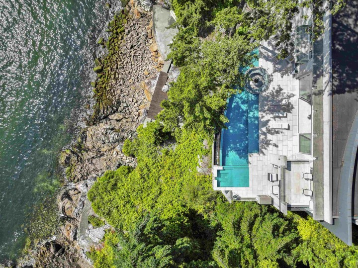 Photo 3 at 5225 Gulf Place, Caulfeild, West Vancouver