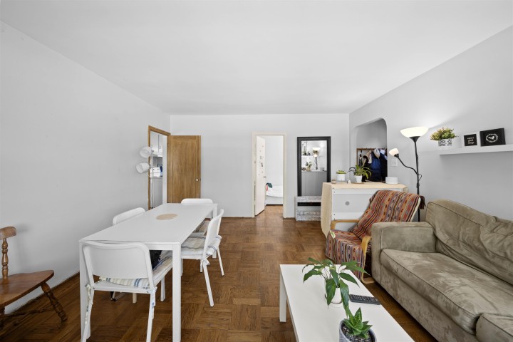 Photo 3 at 8594 Fremlin Street, Marpole, Vancouver West