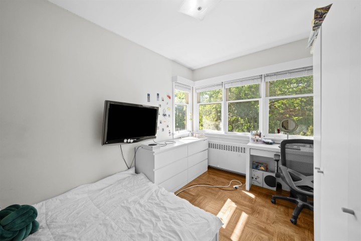 Photo 11 at 8594 Fremlin Street, Marpole, Vancouver West