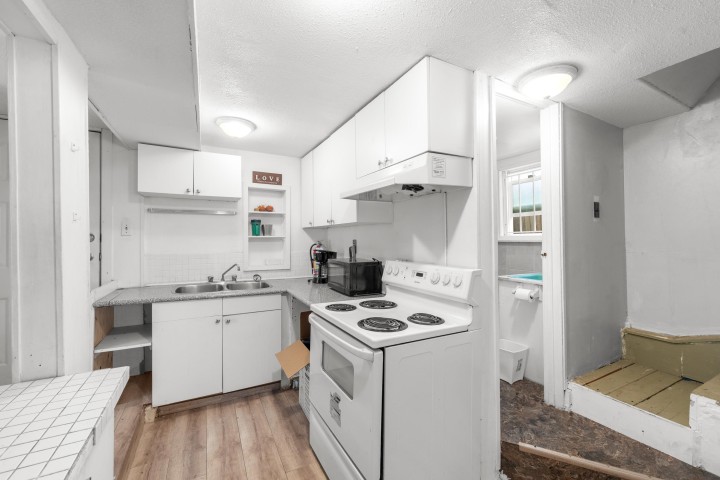 Photo 13 at 7429 Fraser Street, South Vancouver, Vancouver East