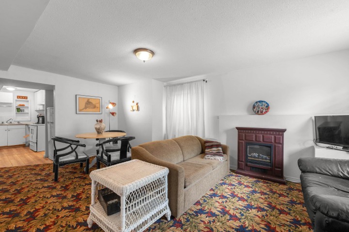 Photo 11 at 7429 Fraser Street, South Vancouver, Vancouver East