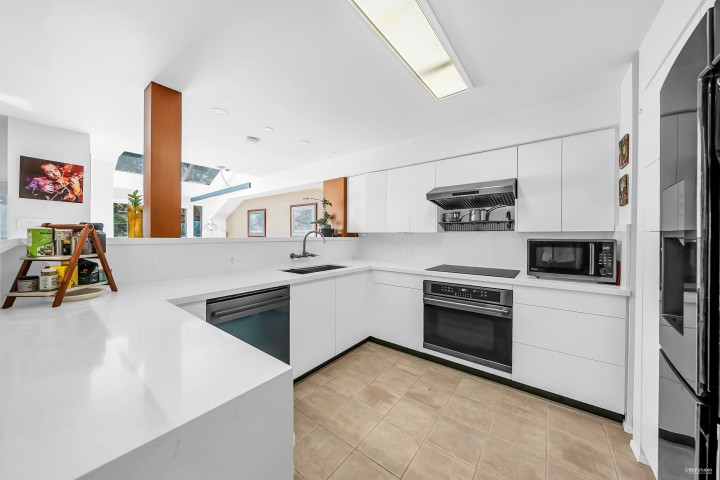 Photo 17 at 1106 Ironwork Passage, False Creek, Vancouver West