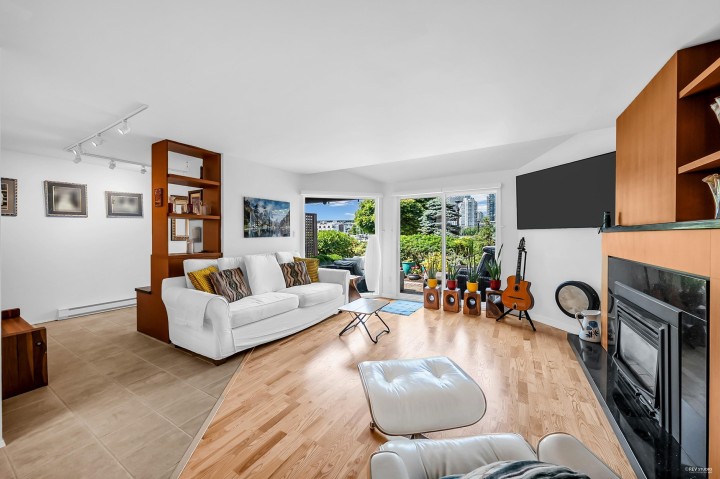 Photo 7 at 1106 Ironwork Passage, False Creek, Vancouver West