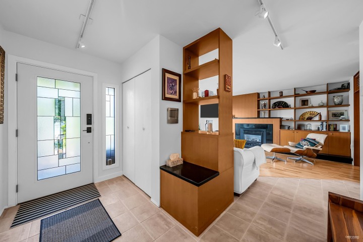 Photo 5 at 1106 Ironwork Passage, False Creek, Vancouver West