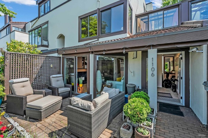 Photo 9 at 1106 Ironwork Passage, False Creek, Vancouver West